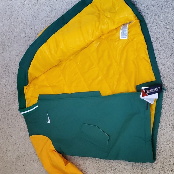 Nike Oakland A's Authentic Dugout Performance Full-Zip Jacket. - Picture 9 of 9